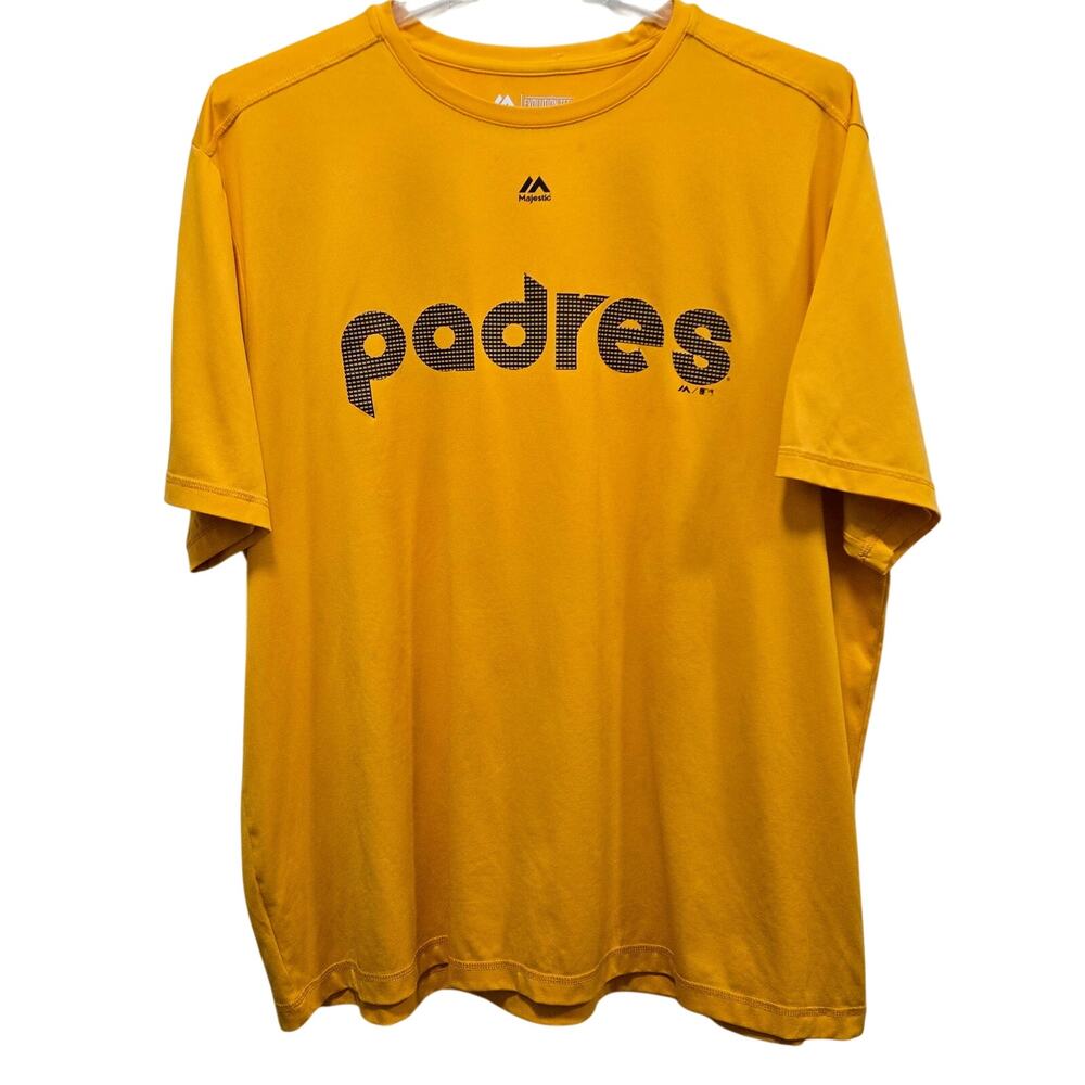 Majestic Evolution Cool Base Tee Yellow San Diego Padres Baseball Men 2XL